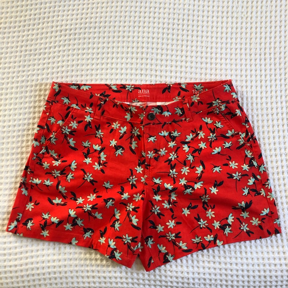 Floral dress shorts size ten